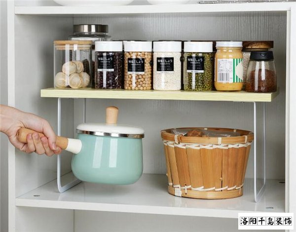 內(nèi)置分層架，櫥柜更能裝